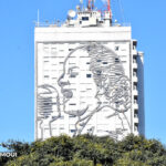 Guerra simbólica: el Gobierno analiza quitar el rostro de Eva Perón del edificio de Desarrollo Social