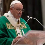 El papa Francisco llamó a erradicar la «plaga del antisemitismo» y la persecución religiosa